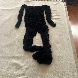 A black jumper from fashion nova